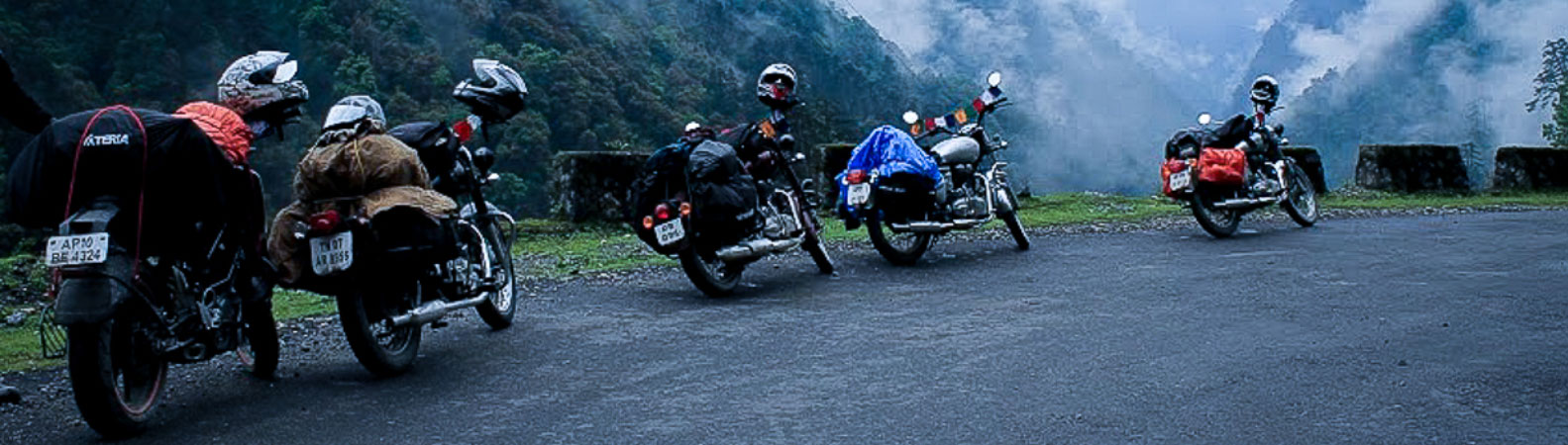 Tour Darjeeling in a bike